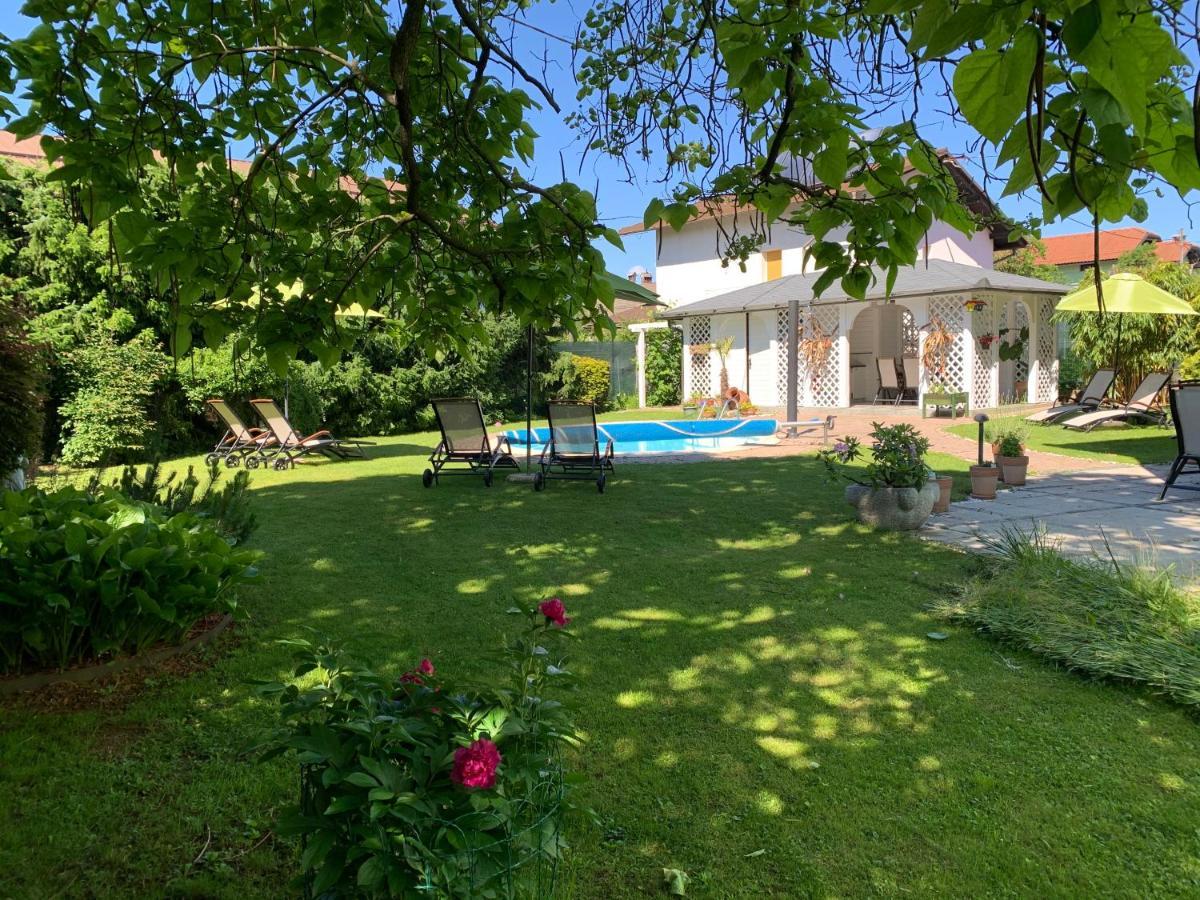 Vila Lesce With Heated Outdoor Pool Экстерьер фото