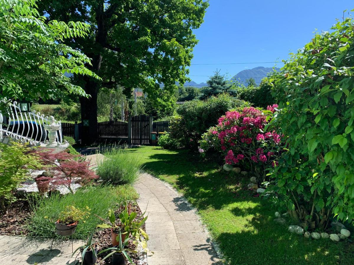 Vila Lesce With Heated Outdoor Pool Экстерьер фото