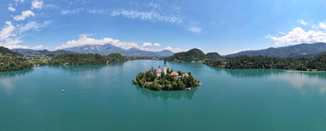 Vila Lesce With Heated Outdoor Pool Экстерьер фото