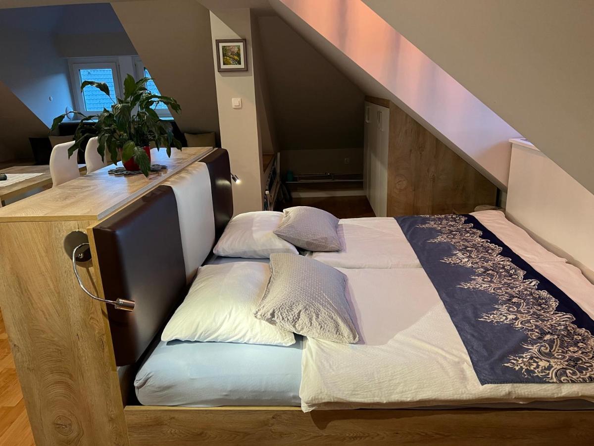 Vila Lesce With Heated Outdoor Pool Экстерьер фото